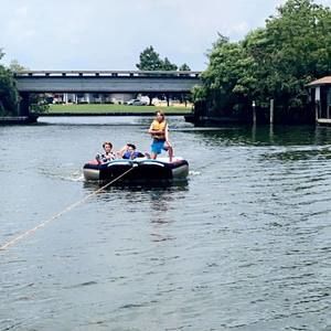 Meet your Posher, Alain